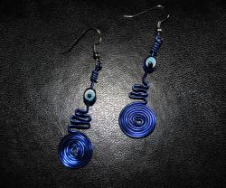 boucles-d-oreilles-spirale-bleu-marine-perle.jpg